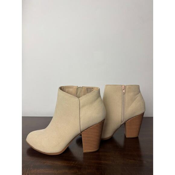 JustFab Cream Suede Ankle Boot Womens US 8.5 - NWOT - Picture 8 of 10